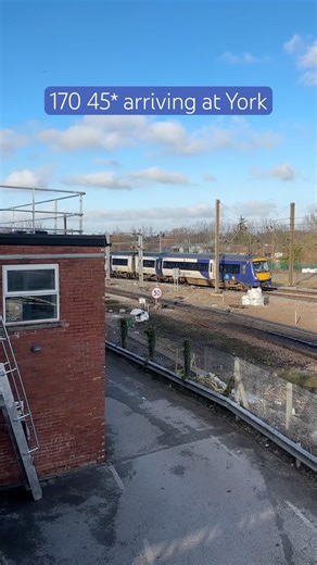 Northern Class 170 arriving at York