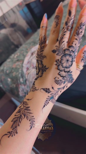 Unlock the Secret of the Khaleeji Flow! ✨🌿 Stop struggling with stiff designs and messy vines. I’ve officially released my 12-Page Khaleeji Floral Masterclass PDF to help you build your signature style! What you’ll master: ✅ Breaking down the Khaleeji flower (from skeleton to bold petals) ✅ The