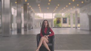 Ils viennent d'horizons différents mais tous ont pu réaliser leurs rêves en bénéficiant d'un programme d'égalité des chances d'HEC Paris ! Lina, Nicolas et Anna reviennent sur ce moment qui a changé leur vie. 👇🎥 Fondation HEC En savoir sur les programmes en faveur de l'inclusion de tous les talents (lien dans notre bio) #HECParis #FondationHEC #EDC #égalitédeschances | HEC Paris