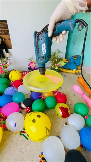 popping balloons #toys #asmr #poppballons #balloon #ballongame #satisfying #relaxing