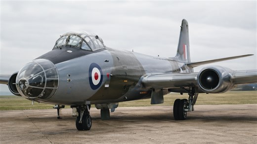 The English Electric Canberra - Britain’s beautiful jet bomber carried a hidden flaw