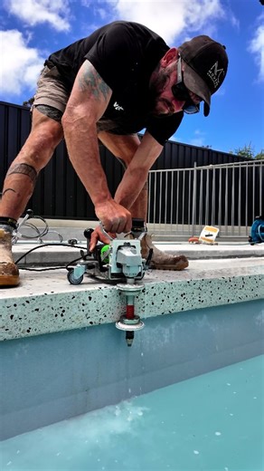 Modern Concrete Co™ on Instagram: "playing with all the toys and tools you need on the Xmas list ✍️📝🔥 @edge_pro_honing_systems @husqvarna_polished_concrete_au @saynammour Sealers ◦ @vulkconcrete Concrete ◦ @premix_concrete Formwork ◦ @rsbuilt_formwork Workwear ◦ @fxdworkwear"