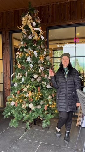 Keira Grech | Spokane Wedding Florist on Instagram: "“Oh Martha, oh Christmas!”🎄"