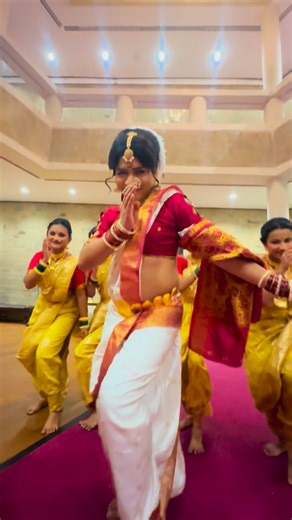 Danny and Kunjan on Instagram: "‘A Band of Boys’ song with a twist… These bunch of super talented dancers presenting ‘Nazron se dhokha’ in Lavani style with sheer elegance and class… Show some love! #dance #lavani #choreography #choreographer #viralreels #reelsinstagram #reelsindia #instadaily #instagood #dancer #fyb @sakshik12_ @archu_gavali844 @mukta__26 @aishwarya_11_bhosale @aditi_or_adi @pranjalsurya_06"