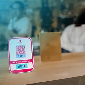 Stay on top of payments with voice notifications. When things get too busy, it can be hard to keep up with payments. RHB DuitNow Sound Box is here to solve your problem! All you have to do is listen for voice alerts every time a transaction is made. Get your RHB DuitNow QR Sound Box today and enjoy convenience and ease. For more info, visit: https://bit.ly/RHB_DNQRSoundbox #TogetherWeProgress | RHB Group