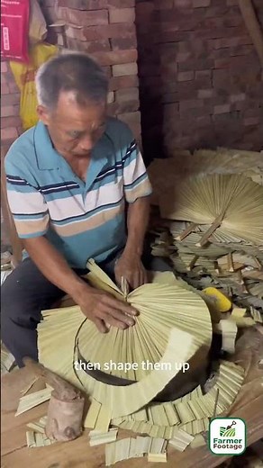 Making a palm-leaf fan using the leaves of the palm tree