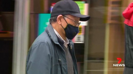 When it comes to fighting coronavirus, face masks are one of our most effective weapons - but only if used properly. Choosing the right mask can be confusing, so experts have conducted an experiment to show you how to cover up correctly. More: 7news.link/2DT58nd #Coronavirus #7NEWS | 7NEWS Sydney