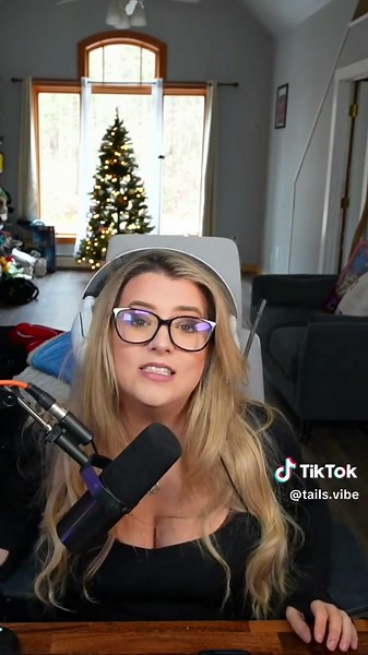 Funny Moments with Gamer Girls: Tails Edition