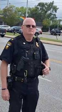 I'm exercising my constitutional right to record public serpents in the course of their duties.