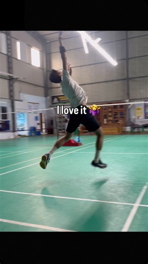 亚什·莎娜 | It isn’t just a sport 🫣 It’s my love ❤️ It’s my life 🫶🏻 @playoapp . . . . . . . . . . #badminton #injury #love #reelsinstagram... | Instagram
