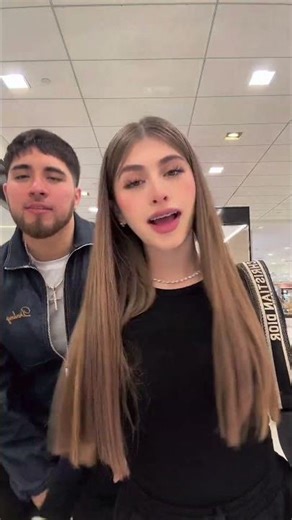 borradorsito con @Gemelojmc , se acuerdan qn es la modelo de esta canción?🤓