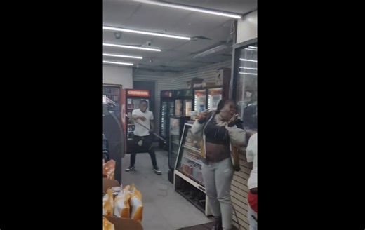 He Accidentally Popped The Wrong Person In The Store | TrollAlley.com