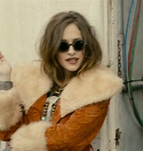 Exploring Mr. Robot: Cinematic Edits Featuring Darlene