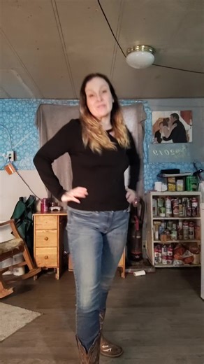 rachelsbodyart (@rachelsbodyart)’s videos with original sound - 𝗧𝗛𝗥𝗘𝗘