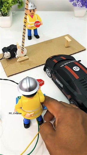 Automatic Railway Crossing Gate with DC Motor 🚧| Smart DIY Project #Shorts #automaticgate #minigate