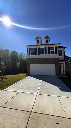 3 BED 🛏️ | 2.5 BATH 🛁 | 2,187 SQFT | 2 CAR GARAGE 💰 $363,000 in Zebulon’s HOT Sidney Creek community This is what getting into your FIRST home the right way looks like 👇🏾 Walk into a bright, open layout with a MASSIVE oversized kitchen island, white cabinets, quartz countertops, and a clean tile backsplash that gives luxury without the luxury price tag. And the lifestyle? It’s next level: 🏊🏾‍♀️ Pool Clubhouse 🎾 Tennis Pickleball Courts 🐾 3 Dog Parks 🔥 Fire pits Grilling Deck 🚶🏾‍♀️ Gr