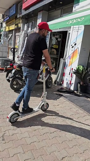 Trottinette électrique UrbanGlide disponible chez unitech