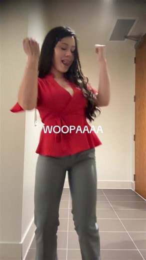 Understanding the 'Opa' Phrase in Russian Culture