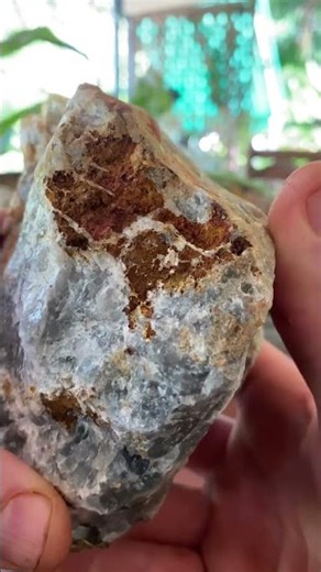 How to effectively identify gold bearing ore in the field #goldore #goldrush