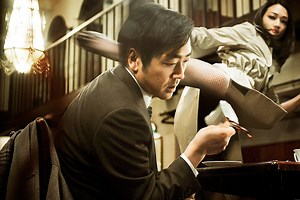 R100の予告編・動画「予告編」 - 映画.com