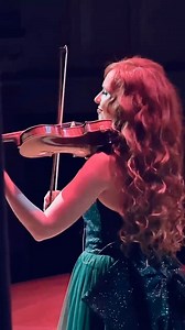 The Christmas Song 🎄🎅🏻🎻 #celticwoman #violin #violinist #redhead #irishviolinist #celtic #irishmusic #classicalmusic #celticmusic #fiddle #fiddler | Tara McNeill