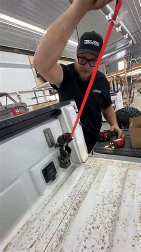 Dustin Mitchell on Instagram: "We added some of these sweet @juggernautdesigns retracting ratchet straps to my Gladiator and to @dickindustriesinc truck 👍"