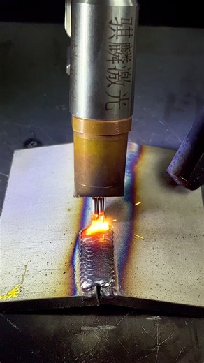 Can the welding effect of Qilin’s fish scale pattern be comparable to that of a level 8 welder #laserwelding #handheldwelding #laserweldingmachine #equipment #welding #tiktok #amazing