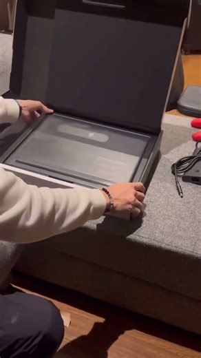 Unboxing Alienware M18 R2 4090