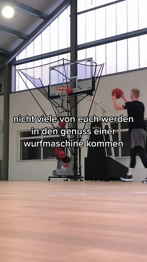 Erfolgreich an der Wurfmaschine im Basketball üben