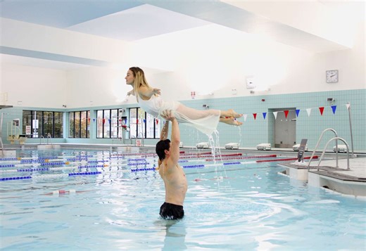 Dirty Dancing stars make a splash