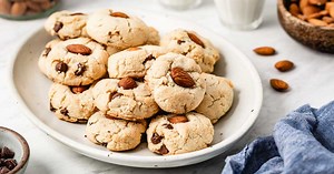 Gluten Free Almond Flour Cookies with Chocolate Chips