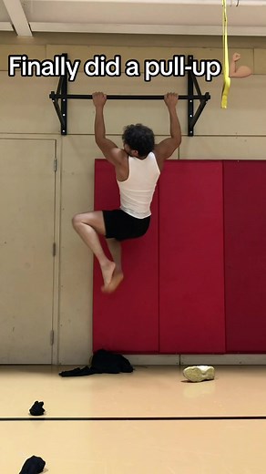 Pullover Gym Exercise: Pull-Up Workout for Gym Enthusiasts