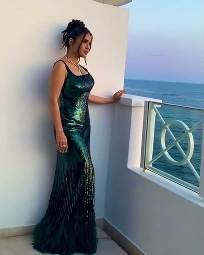 Salma Hayek Sexy