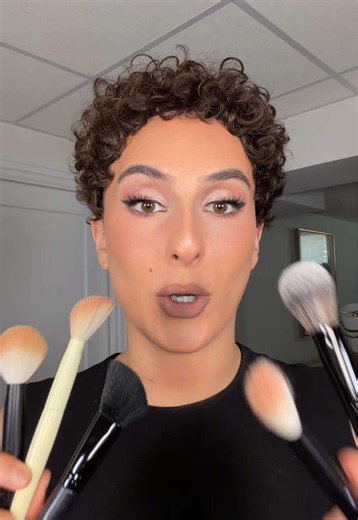 Best powder bronzer and blush brushes for a flawless finish