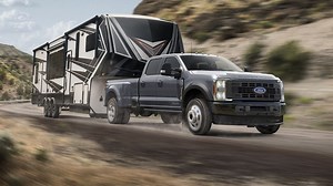 The Pros & Cons of Daily Driving a Ford F-450 Super Duty!