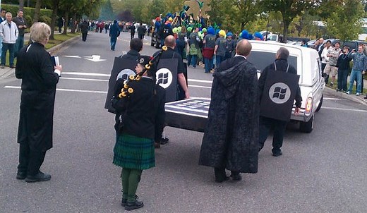 Microsoft holds funeral for iPhone in celebration of Windows Phone 7 - 9to5Mac
