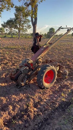 VS6013, #kubota #farming #tractor #walkingtractor #working