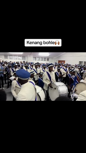 Kenang Bohle: A Mesmerizing Performance of Singing and Dancing