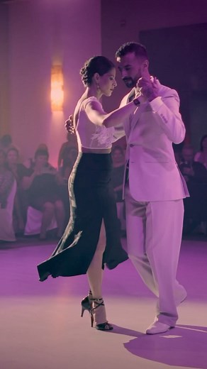 Bailando en Tango Maya Fest, Cancún México. 🇲🇽 Luciano & Alejandra #TangoBaile #TangoMayaFest #TangoCancun #VacacionesDeTango #TangoAmoroso #TangoMexico #TangoBaile | Tango Brigante