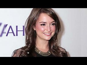 Milana Vayntrub's Bikini Photos Which Are Inappropriate For Even Adults