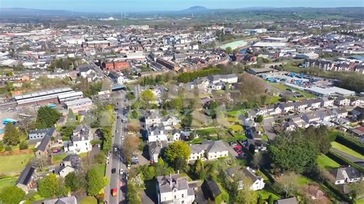 88 Galgorm Road, Ballymena, BT42 1AA An elegant 6 bedroom town property encompassing a spacious level of beautifully presented accommodation arranged over 3 floors and set within private, mature gardens. 🔑 Guide Price £560,000 📞 028 25637733 💻 office@lynnandbrewster.com 🌍🔗 https://www.propertypal.com/88-galgorm-road-ballymena/1015970 | Lynn and Brewster - L&B