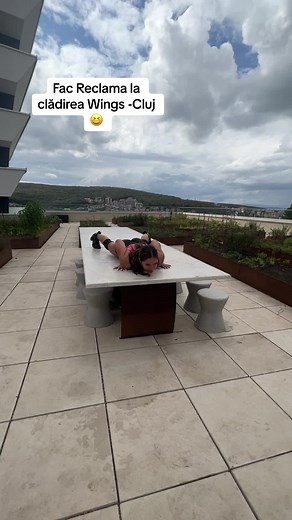 Stati linistiti ca nu mananca nimeni pe masa asta 😆 TikTok