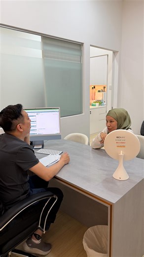 Ikah Jamil on Instagram: "I finally tried the Rejuran Skin Booster for the first time at @kowayo_aesthetic and honestly, the experience was so much better than I expected! I was a bit nervous at first because it was my first time doing Rejuran treatment. I heard so much about how painful it is but trust me it was not painful at all! Huge credit to Dr Wong for being so professional, gentle, and making sure I didn’t feel a single bit of pain throughout the whole procedure. The team at Kowayo made 