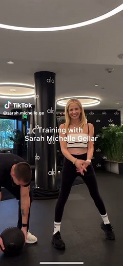 Training Journey with Sarah Michelle Gellar: Fitness Progress