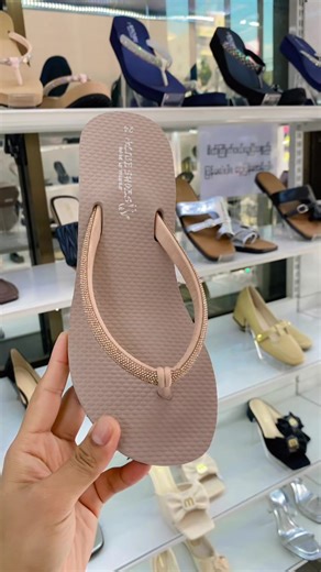 #မေ့ပစ်လိုက်ပါဆိုလည်း 😪😪#မန္တလေး #MQဖိနပ်ဆိုင်