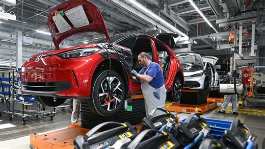 Deutsche Autoindustrie in der Krise - niedrigster Gewinn seit 2009