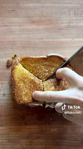 Innovative Sandwich Cutting Technique Revealed!