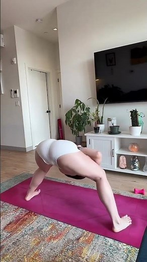 frog split challenge। how to do a split how to do a split। split stretches for dancers #shorts