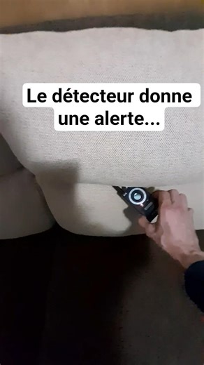 j'ai Localisé un appareil espion caché dans mon canapé !