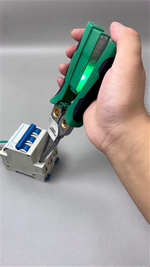 multifunctional wire stripper and cutter #shortvideo